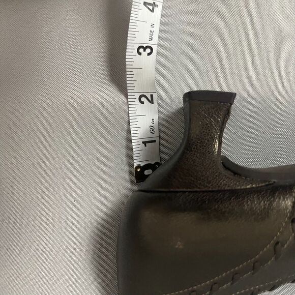 Stuart Weitzman Women's Kitten Heel Loafers 10 Pewter Leather Tassel Career - Picture 8 of 9